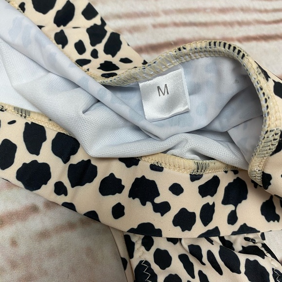 Bikini - Picture 7 of 8